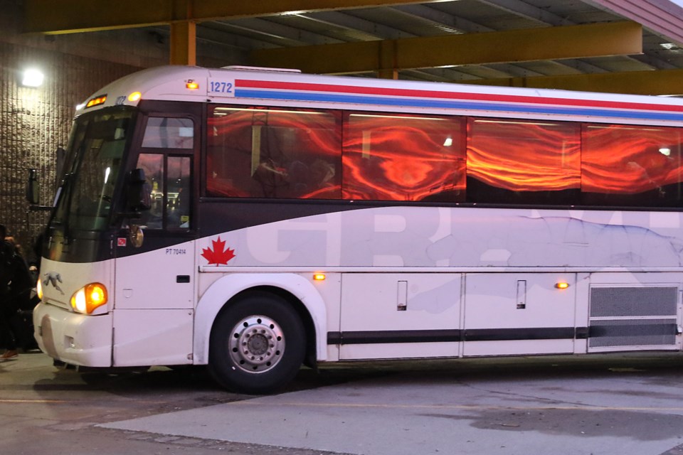 Greyhound's final bus through Thunder Bay arrives on Tuesday, Oct. 30, 2018. (Leith Dunick, tbnewswatch.com)