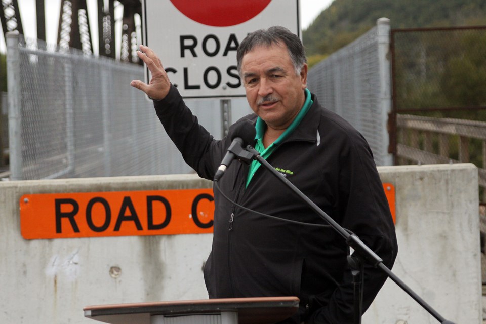 Fort William First Nation Chief Peter Collins speaks at the James Street Swing Bridge site on Tuesday, September 18, 2018. (Matt Vis, tbnewswatch.com)