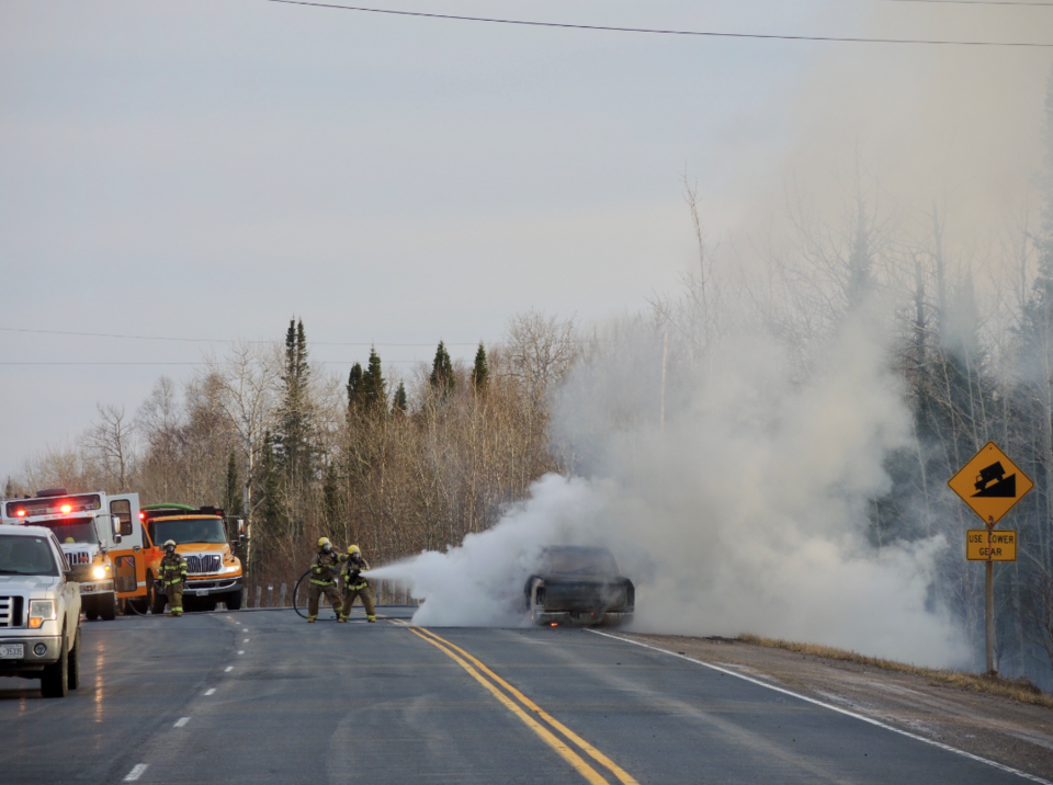 Shuniah vehicle fire