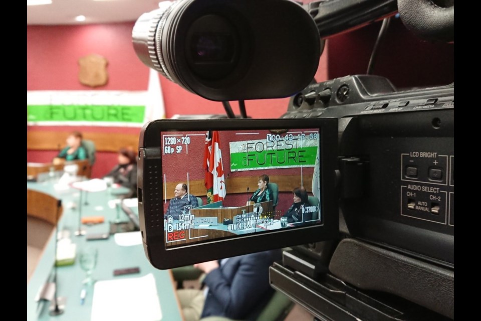 The meeting heard that loss of the mill will cost the town 7.6 % of its tax base (Adam Riley/TBTV)