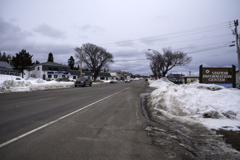 highway-61-into-grand-marais-minnesota_800