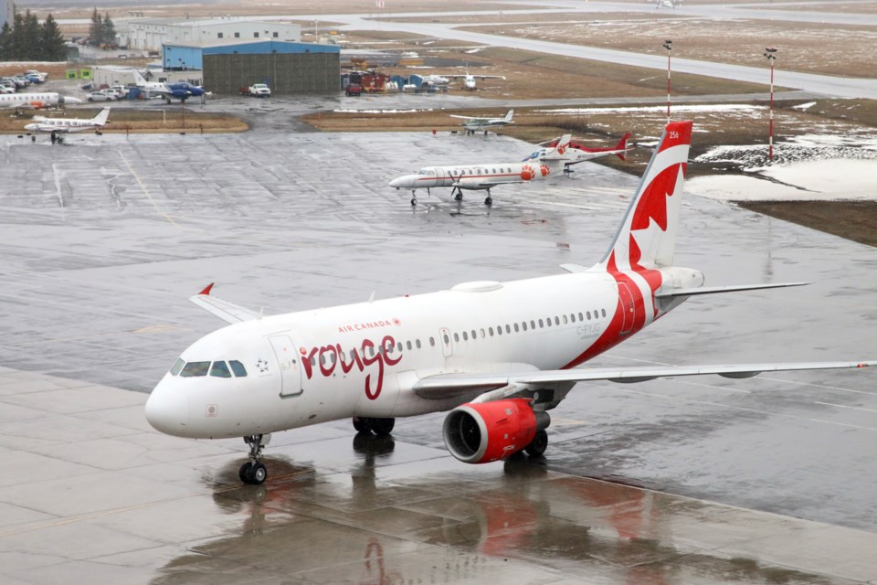 Air Canada Rouge 1