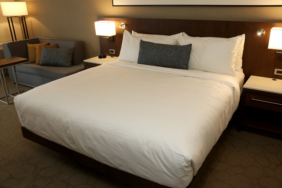 A standard room at the Delta Thunder Bay Waterfront Hotel. (Leith Dunick, tbnewswatch.com)
