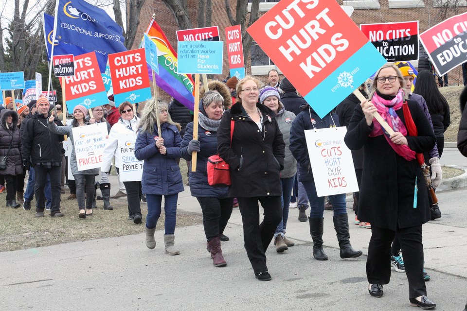 Education workers held a demonstration outside the James Street provincial government buildings in Thunder Bay on Wednesday, May 1, 2019. (Matt Vis, tbnewswatch.com)