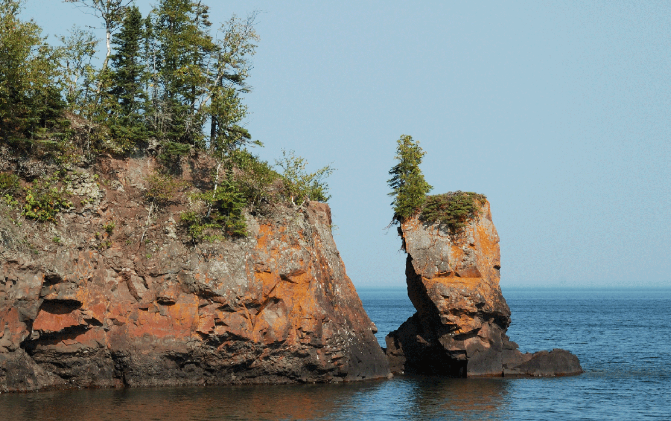 The sea stack at Tettegouche State Park was a popular spot for photographers (Minnesota DNR photo)