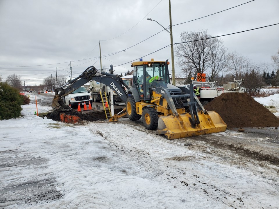 Watermain Picton Ave