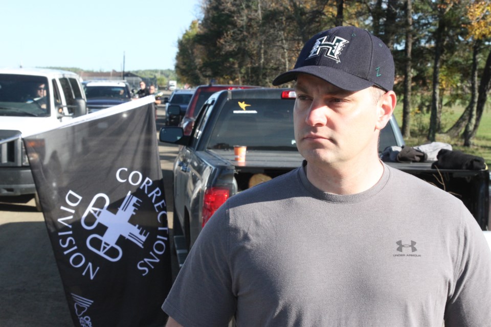 Shawn Bradshaw, president of the OPSEU Local 708, led a peaceful protest outside of the Thunder Bay Correctional Centre. (Michael Charlebois, tbnewswatch)