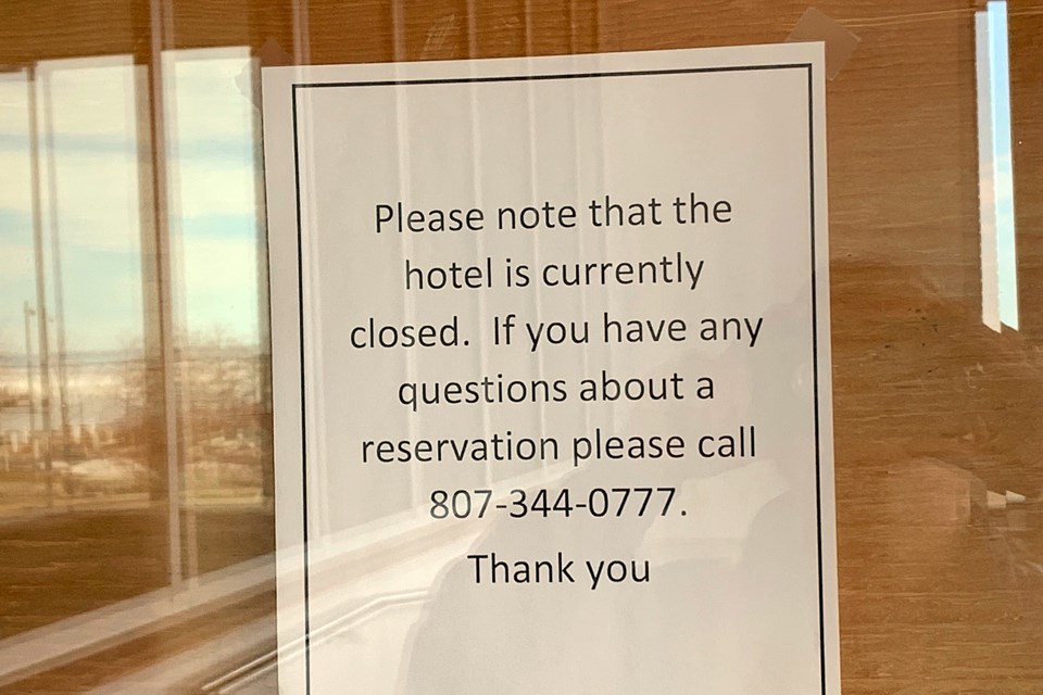 The Delta Hotel by Marriott on Thunder Bay's waterfront has closed its doors temporarily. (Leith Dunick, tbnewswatch.com)
