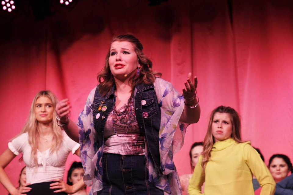 The cast performs in previews for Legally Blonde, which runs Jan. 8 to 11. (Ian Kaufman, Tbnewswatch)