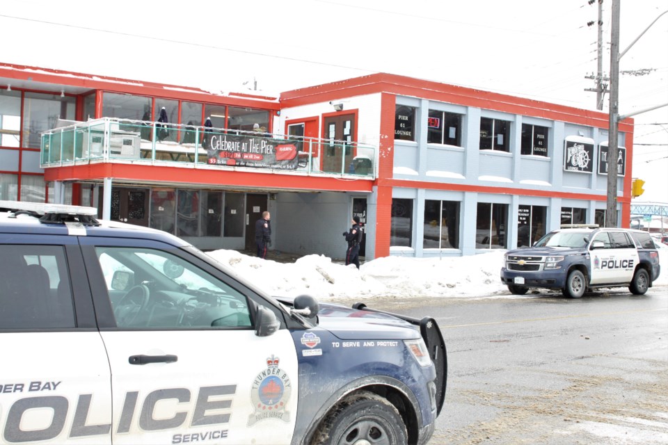 Police responded to a reported assault at the Midtown Inn Friday afternoon. (Photos by Ian Kaufman, Tbnewswatch)