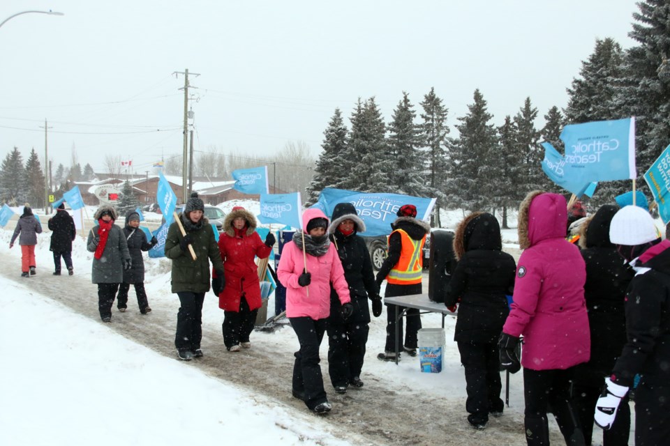 Teachers with the Thunder Bay District Catholic School Board were on the picket line on Thursday for planned strike action as talks with the government continue. (Photos by Doug Diaczuk - Tbnewswatch.com). 