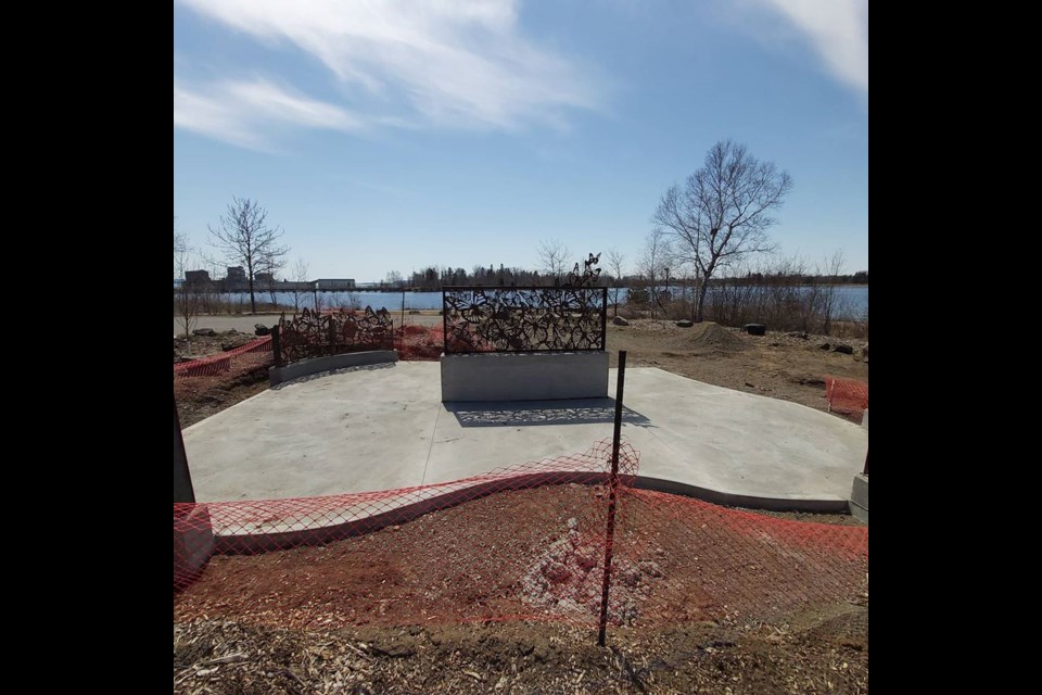 The Wall of Remembrance memorial was recently installed in the Butterfly Garden at Boulevard Lake, near Adelaide Street (Depres Metal Artwork/Facebook)
