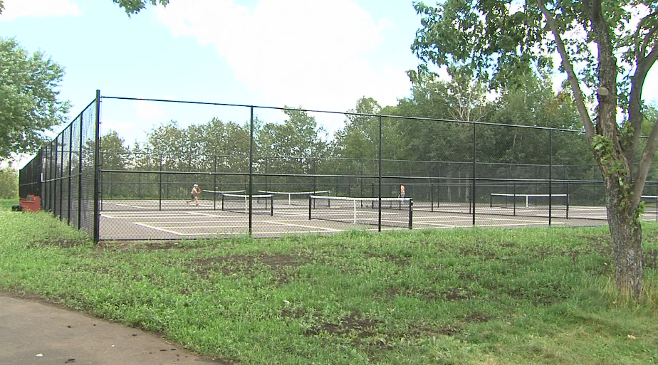 tennis and pickleball court Boulevard Lake