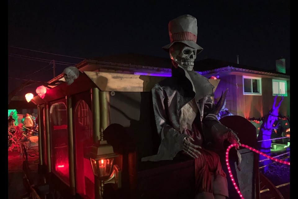 The Haunted Yard on Westbury Crescent in Thunder Bay has been a huge hit with fans of Halloween. (Leith Dunick, tbnewswatch,com)