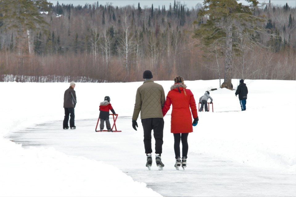 Skaters enjoy the ice track at Dragon Hills golf course. (Photos by Ian Kaufman, tbnewswatch.com)