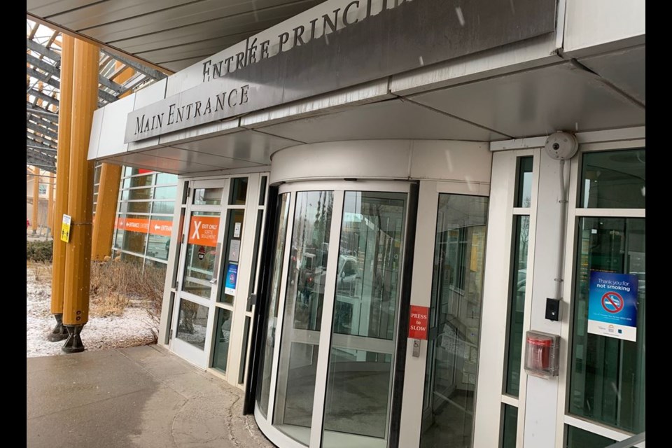 Thunder Bay Regional Health Sciences Centre. (Leith Dunick, tbnewswatch.com)
