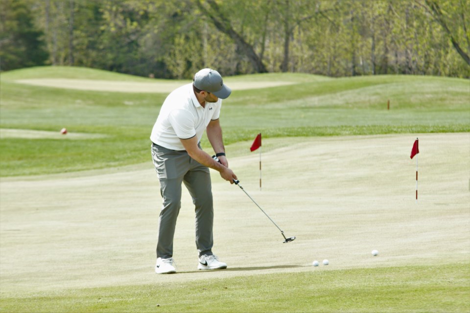 Locals embraced the opening of golf at the Fort William Country Club on Saturday. (Photos by Ian Kaufman, TBNewswatch)