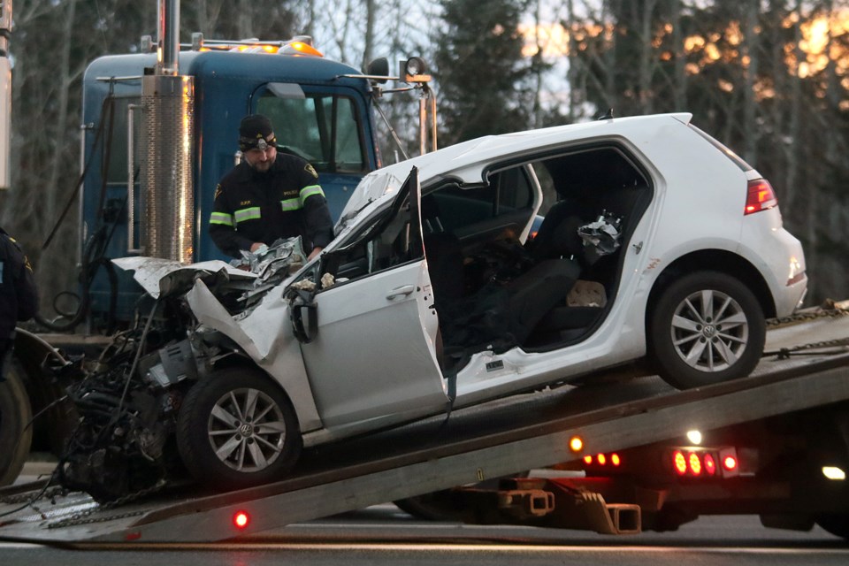 Ontario Provincial Police investigate a fatal collision on Saturday, Nov. 6, 2021 at the intersecton of the Thunder Bay Expressway and Oliver Road. (Leith Dunick, tbnewswatch.com)