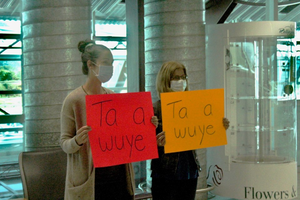 Refugee Co-sponsors excited to welcome the family to Canada (Justin Hardy/tbnewswatch.com)