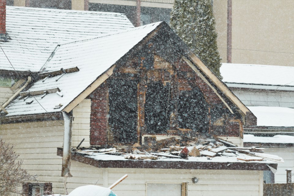 A fire caused heavy damage to a Lake Street residence Wednesday, April 20, 2022. (Ian Kaufman, TBnewswatch)