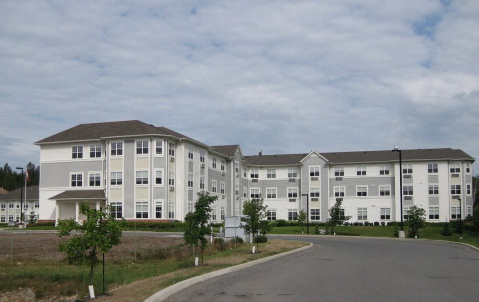Chartwell thunder bay retirement residence two (2)