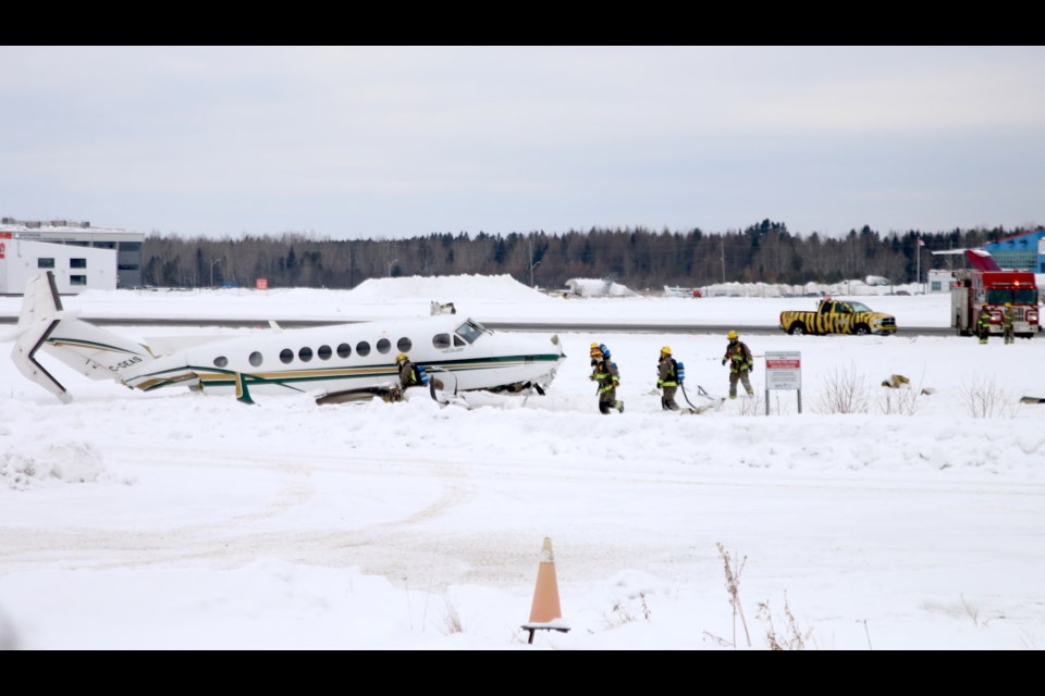 A passenger aircraft slid off the runway at the Thunder Bay International Airport Monday afternoon shortly after touching down. (Photos by Doug Diaczuk - Tbnewswatch.com). 