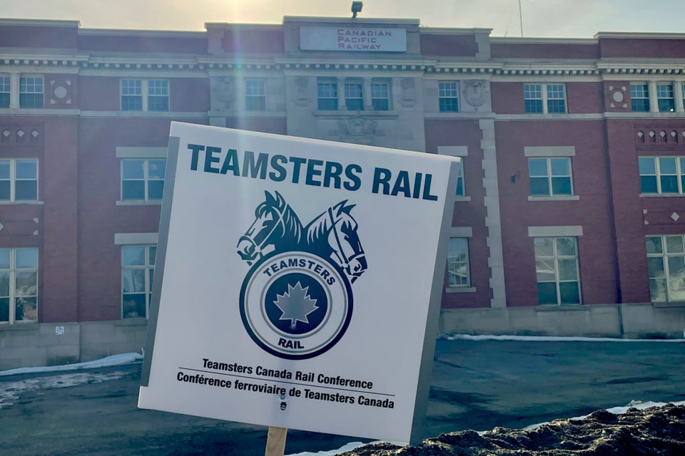 cp rail strike