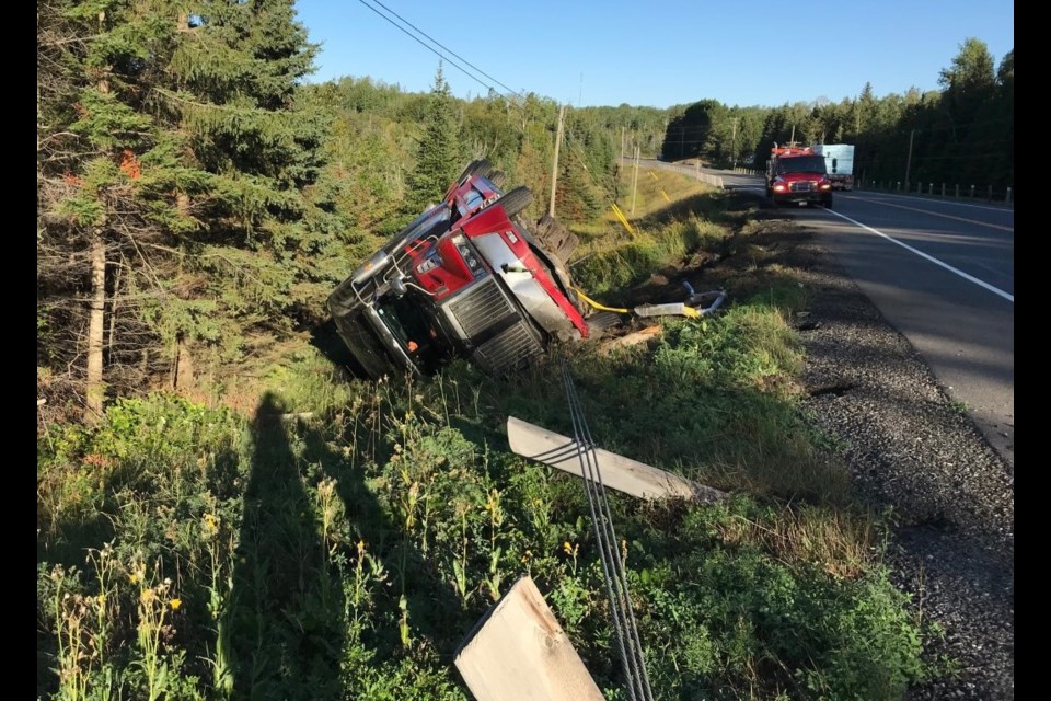 According to Ontario 511, one lane of Highway 102 was temporarily closed as a result of the collision 