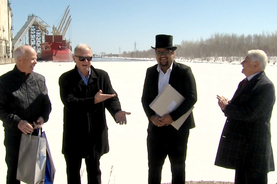Rounding out the Top Hat Ceremony, City of Thunder Bay Mayor Ken Boshcoff provided a welcome from the city, while Christeann Hryb of Thunder Bay Shipping offered remarks as the vessel’s local agent
