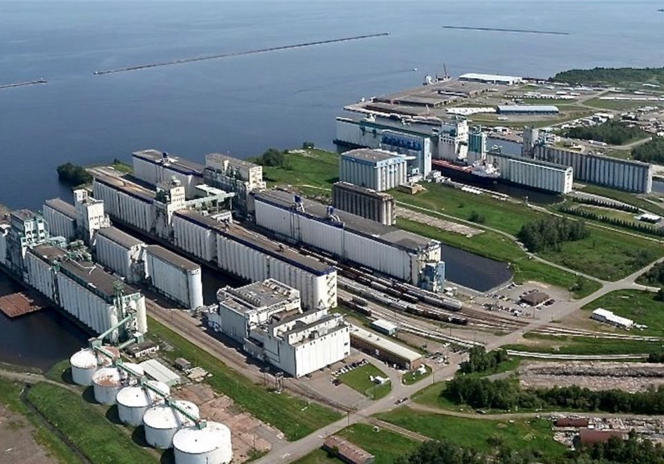 port-of-thunder-bay-grain-elevators-aerial