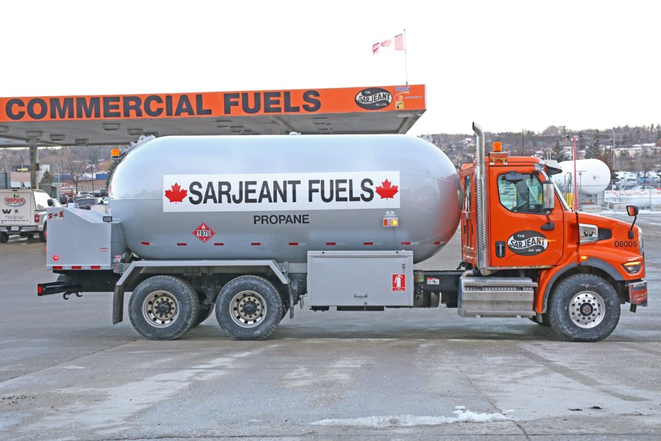 sarjeant-propane-truck-at-barrie-cardlock