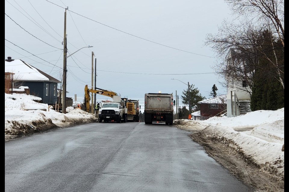 Dawson St. is closed between Algoma and High Streets to facilitate sewer repairs