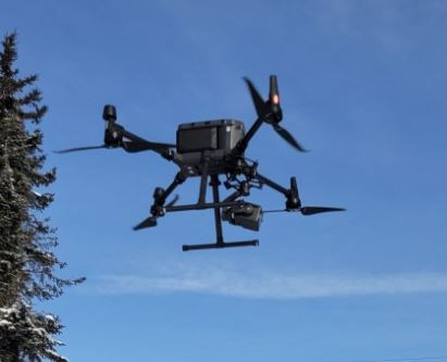 During two hours of surveillance with a drone, Thunder Bay Police ticketed three people for texting or dialing on their cell phones while behind the wheel (Thunder Bay Police Service)