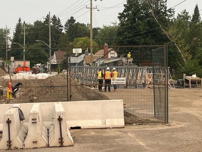 Image of the work on the single structural multi-plate metal arch at River Street