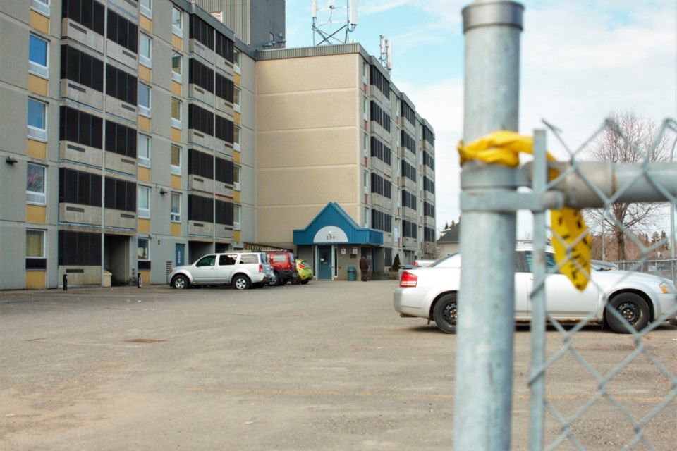 Police tape remained visible at the Spence Court apartment complex in Westfort days after a brazen daytime shootout. (Ian Kaufman, TBnewswatch)