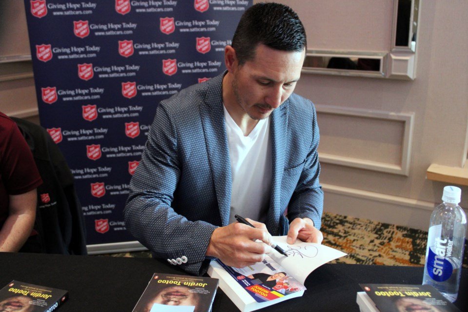 jordin-tootoo-signs-book