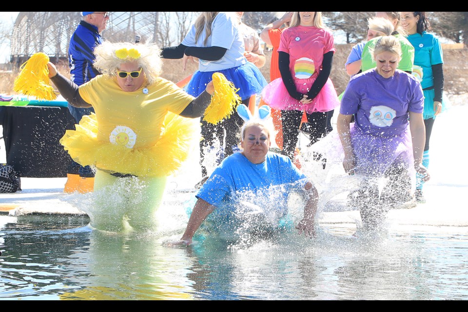 More than 400 people took part in the annual Thunder Bay Polar Bear Plunge on Saturday, April 6, 2024 at Marina Park. (Leith Dunick, tbnewswatch.com)