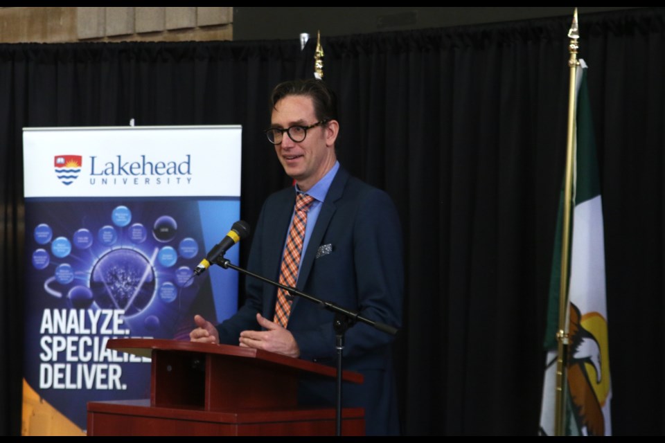 Journalist and scientist Dan Riskin provided the keynote address to open Research and Innovation Week. 