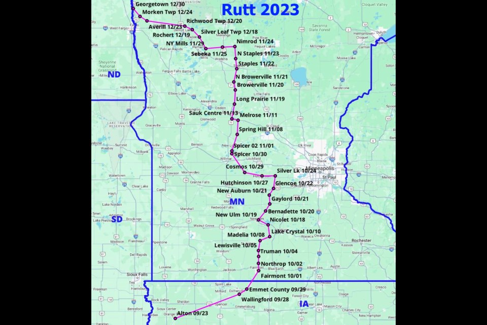 A map shows the path the animal has followed from northwestern Iowa toward northern Minnesota.
On Jan. 8 he was seen in Borup, about 150 miles from the Canadian border (Michelle Pip/Facebook/Minnesota's Moose on the Loose)