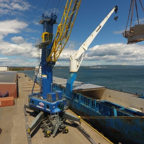 port-of-thunder-bay-crane