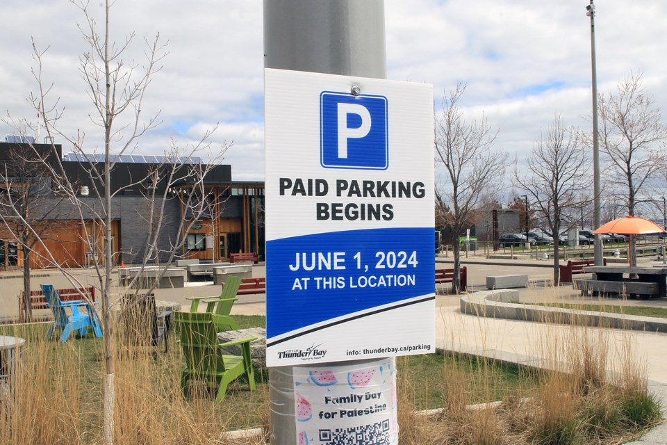paid-parking-sign-marina-park
