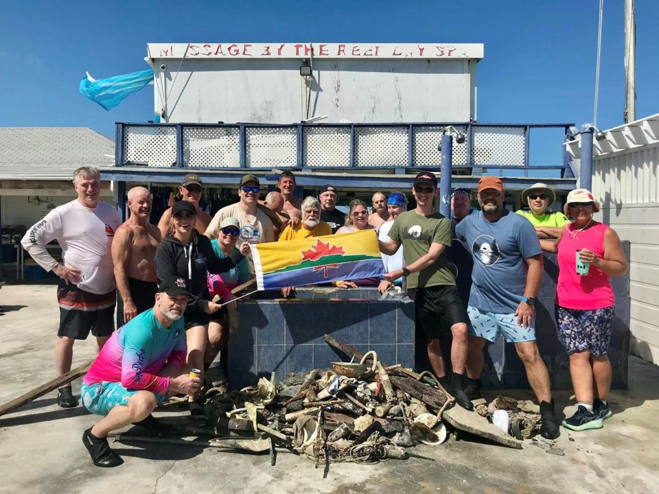 thunder-bay-belize-divers