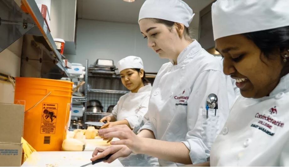 A petition circulating in Thunder Bay calls for Confederation College to reverse its decision to suspend the Culinary Management program (Confederation College photo)