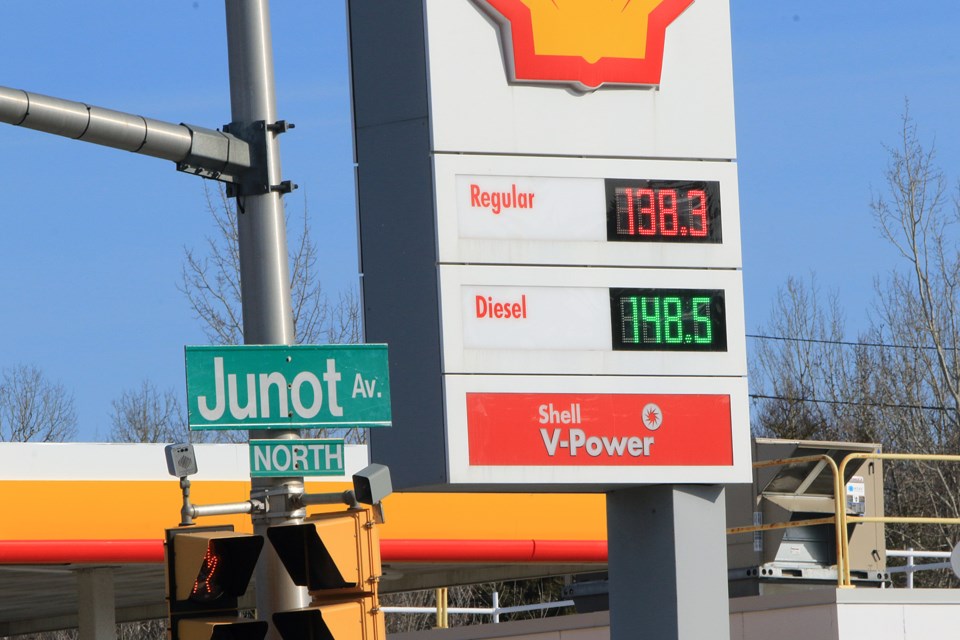 Gas prices have dropped by 20 cents on April 1, 2025, after the consumer carbon tax was cancelled. (Leith Dunick, tbnewswatch.com)