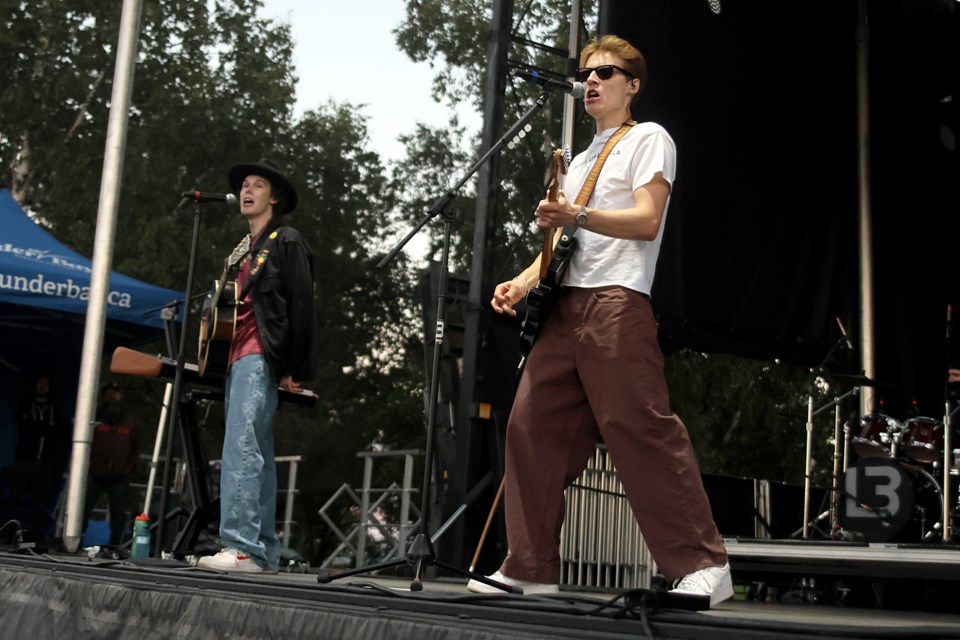 Charlie and Will Lockyer (from left) perform on Thursday, Aug. 28, 2025 in Thunder Bay. (Leith Dunick, tbnewswatch.com)