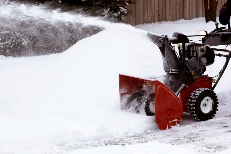 snowblower-w-holden