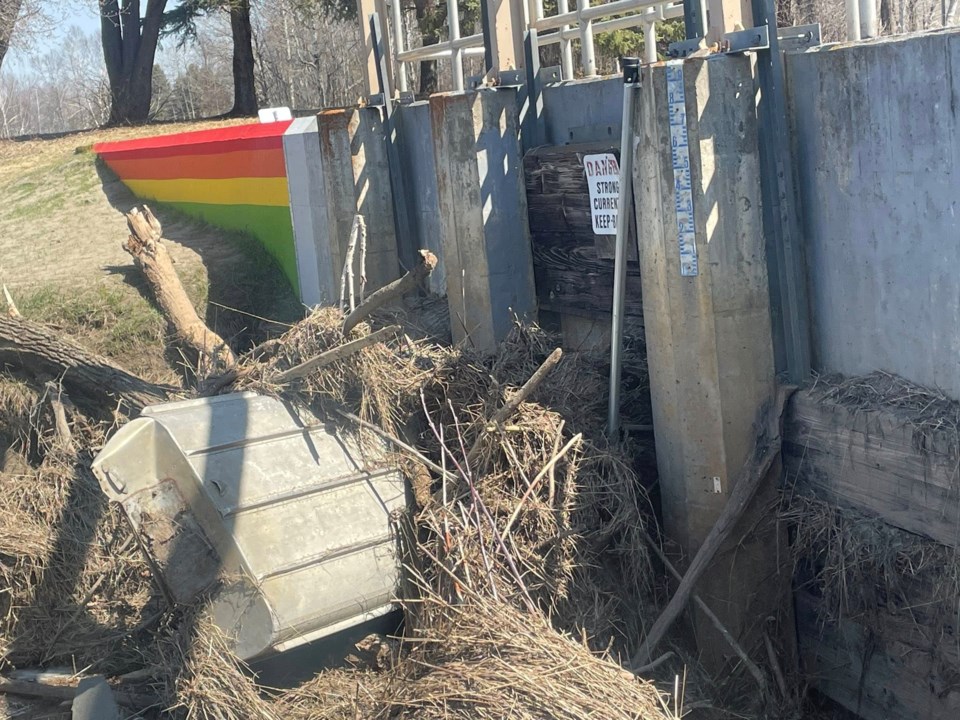 floodway-debris-two