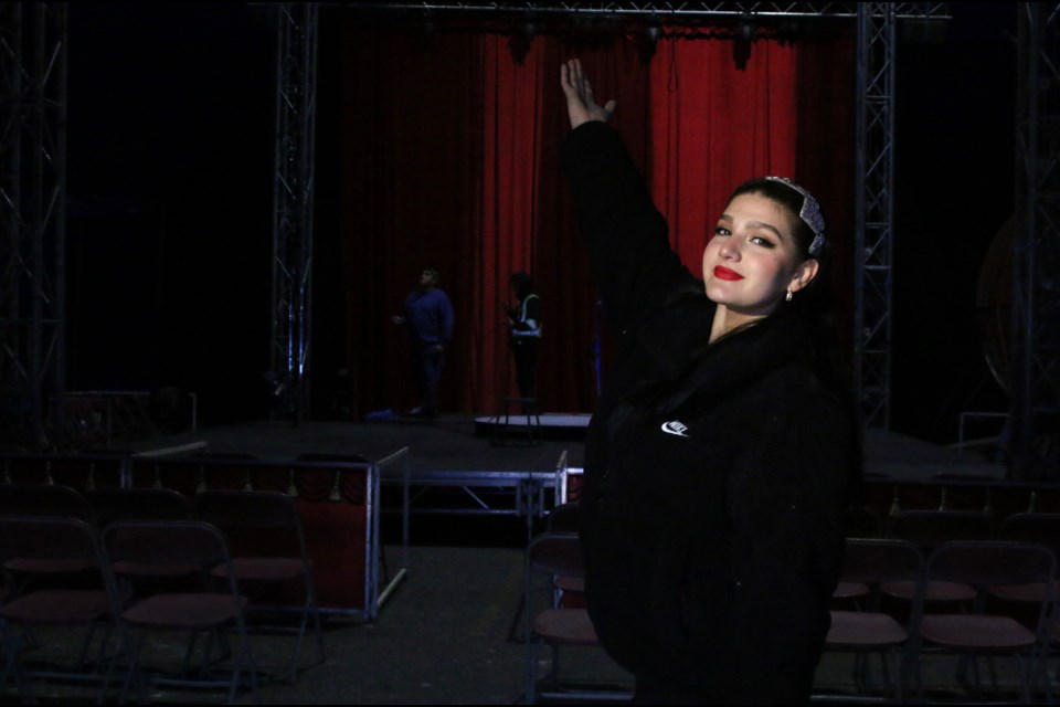 Alexia Padill, a circus juggler, will perform foot juggling with her dad over the weekend. She shares what visitors can expect and encourages people to come have fun in the circus.