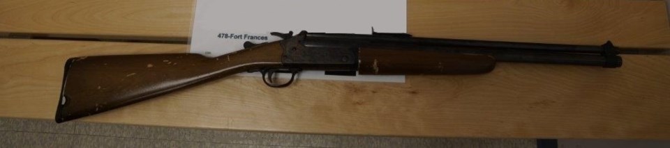 Fort_Frances_firearm