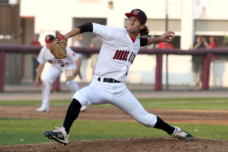Border Cats reliever Joey Hecht throws a pitch on Wednesday, May 29, 2019 at Port Arthur Stadium. (Leith Dunick, tbnewswatch.com/FILE)